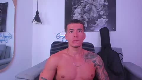 Snapshot of niickcooper chatting on January 23, 1:08 am Niick online show from January 23, 1:08 am