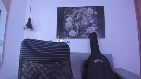 Snapshot of niickcooper chatting on January 24, 2:39 am Niick online show from January 24, 2:39 am