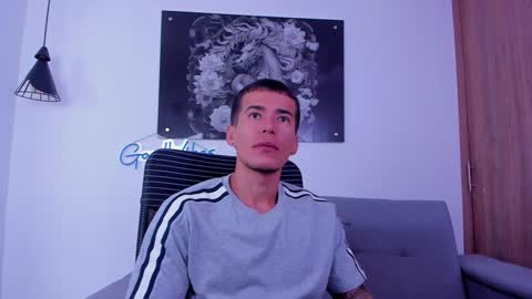 Snapshot of niickcooper chatting on February 1, 2:16 am Niick online show from February 1, 2:16 am