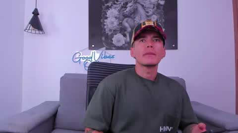 Snapshot of niickcooper chatting on February 15, 3:09 am Niick online show from February 15, 3:09 am