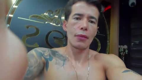 Snapshot of niickcooper chatting on February 1, 4:00 am Niick online show from February 1, 4:00 am