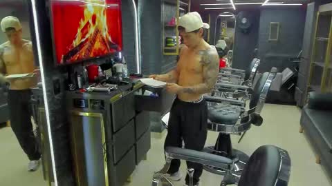 Snapshot of niickcooper chatting on February 5, 2:16 am Niick online show from February 5, 2:16 am