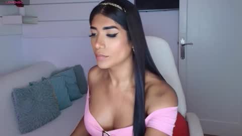 Snapshot of niickylovee chatting on October 13, 6:41 pm Nicolle Bustamante online show from October 13, 6:41 pm