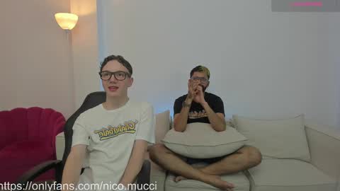 Snapshot of niico_18 chatting on December 11, 8:26 am Nicolas Mucci online show from December 11, 8:26 am