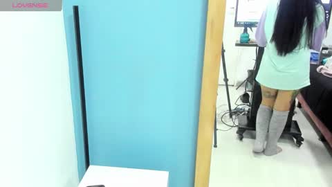 Snapshot of niinaink chatting on February 8, 11:55 am NINAINK online show from February 8, 11:55 am