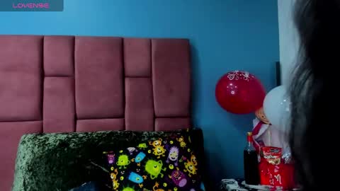 Snapshot of niinaink chatting on February 15, 11:06 am NINAINK online show from February 15, 11:06 am