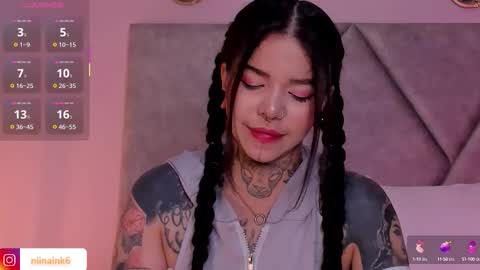 Snapshot of niinaink chatting on October 12, 3:00 pm NINAINK online show from October 12, 3:00 pm