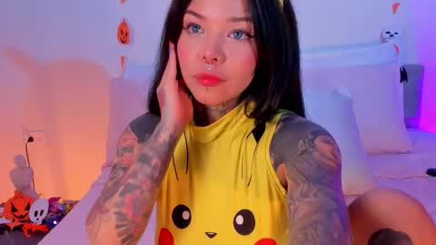 Snapshot of niinaink chatting on October 25, 12:02 pm NINAINK online show from October 25, 12:02 pm