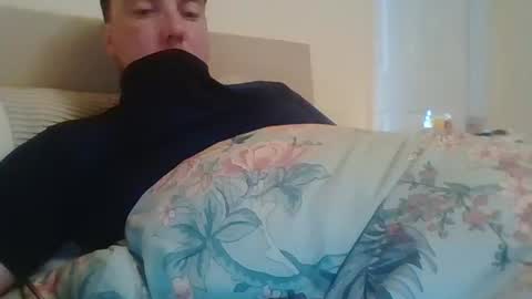 Snapshot of nijinsky11 chatting on May 2, 4:01 pm Nijinsky11 online show from May 2, 4:01 pm