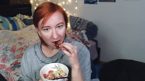 Snapshot of nika_fuchs chatting on December 24, 5:16 am Nika online show from December 24, 5:16 am