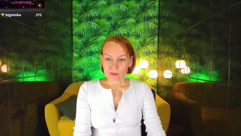 Snapshot of nika_gentle chatting on December 9, 9:06 am Nika online show from December 9, 9:06 am