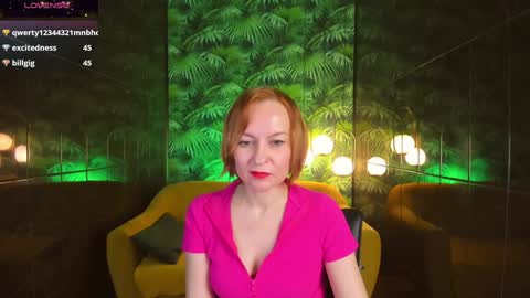 Snapshot of nika_gentle chatting on December 12, 8:57 am Nika online show from December 12, 8:57 am