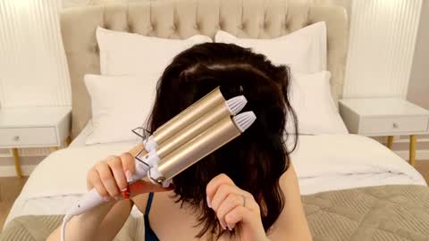 Snapshot of nikaflowers chatting on February 3, 5:07 am Nika online show from February 3, 5:07 am