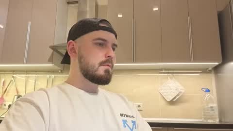 Snapshot of nikbusiness chatting on November 4, 5:45 pm Nick online show from November 4, 5:45 pm