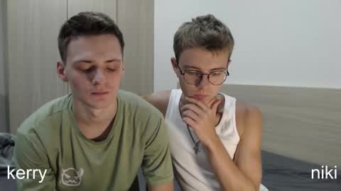 Snapshot of nikikerry_cum_ chatting on November 16, 11:05 am nikikerry_cum_ online show from November 16, 11:05 am