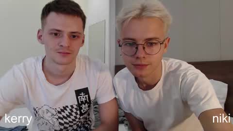 Snapshot of nikikerry_cum_ chatting on November 29, 6:16 am nikikerry_cum_ online show from November 29, 6:16 am