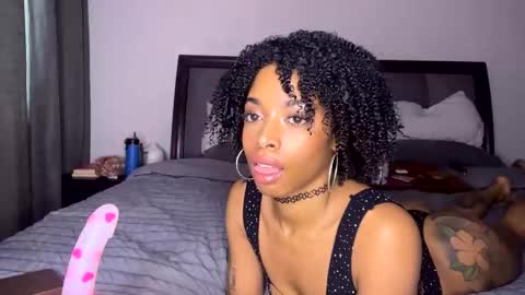 Snapshot of nikitalove104 chatting on October 1, 3:51 pm nikitalove104 online show from October 1, 3:51 pm