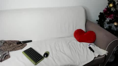 Snapshot of nikki000cool chatting on December 26, 9:15 pm Veronika online show from December 26, 9:15 pm