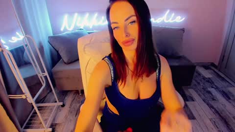 Snapshot of nikki_blondiee chatting on January 3, 10:20 am nikki_blondiee online show from January 3, 10:20 am