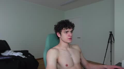 nikki online show from March 29, 2:39 pm