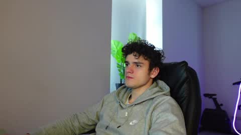 nikki online show from April 1, 1:01 pm