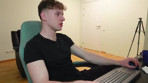 nikki online show from April 4, 12:42 am