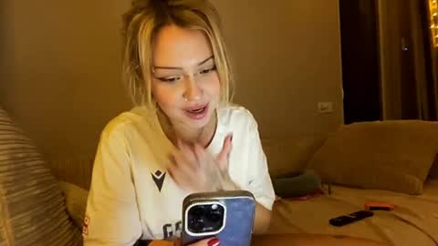 Snapshot of nikki_whatever chatting on December 24, 11:11 pm nicolette online show from December 24, 11:11 pm