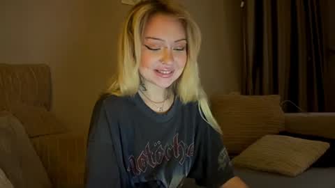 Snapshot of nikki_whatever chatting on December 27, 8:50 pm nicolette online show from December 27, 8:50 pm