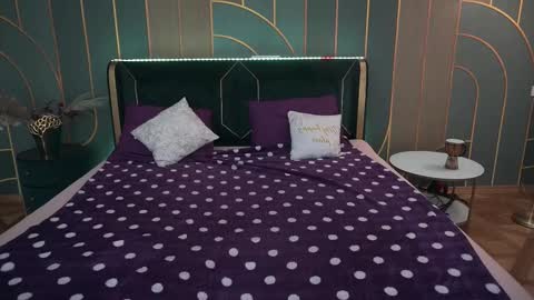 Snapshot of nikkigoldx chatting on February 9, 6:54 am Nikki online show from February 9, 6:54 am