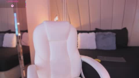 Snapshot of nikkii_vegaa chatting on March 6, 5:03 am Nikki online show from March 6, 5:03 am