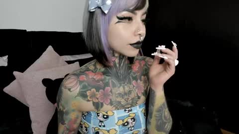 Snapshot of nikkiramone chatting on February 25, 2:58 am Nikki Ramone online show from February 25, 2:58 am