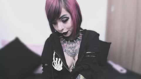 Snapshot of nikkiramone chatting on September 12, 11:10 am Nikki Ramone online show from September 12, 11:10 am