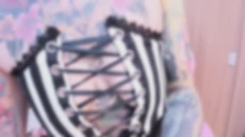 Snapshot of nikkiramone chatting on October 24, 9:44 pm Nikki Ramone online show from October 24, 9:44 pm