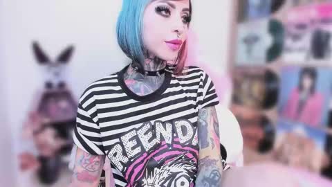 Snapshot of nikkiramone chatting on October 28, 9:39 pm Nikki Ramone online show from October 28, 9:39 pm