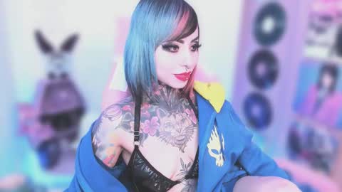 Snapshot of nikkiramone chatting on December 2, 9:43 pm Nikki Ramone online show from December 2, 9:43 pm