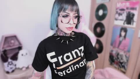 Nikki Ramone   online show from April 1, 10:16 am