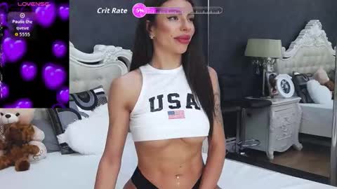 Snapshot of nikkirushxx chatting on October 6, 6:11 am Nikky online show from October 6, 6:11 am