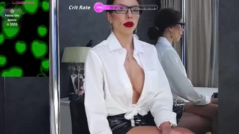 Snapshot of nikkirushxx chatting on November 8, 8:36 am Nikky online show from November 8, 8:36 am