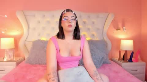 Y E S I online show from April 6, 7:15 pm