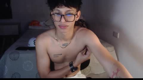 Snapshot of niklaus_wolf chatting on September 21, 6:26 am niklaus_wolf online show from September 21, 6:26 am