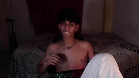 Snapshot of niklaus_wolf chatting on November 15, 6:33 am niklaus_wolf online show from November 15, 6:33 am