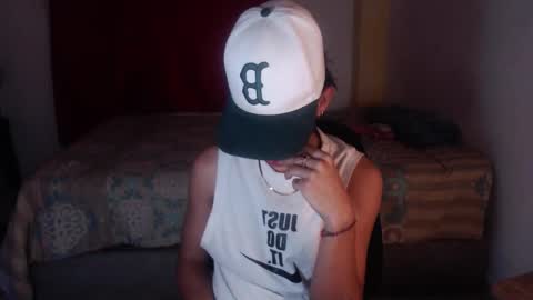 Snapshot of niklaus_wolf chatting on November 16, 2:39 am niklaus_wolf online show from November 16, 2:39 am