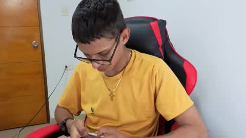 niklaus_wolf online show from February 25, 12:31 am