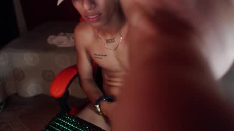 niklaus_x online show from January 17, 11:41 pm