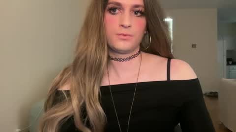 Snapshot of niko_12356 chatting on December 10, 8:38 pm Nichole online show from December 10, 8:38 pm