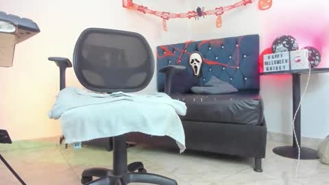 Nicol online show from October 31, 2:29 pm