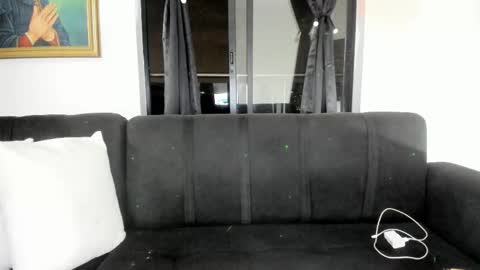 Snapshot of nikoleevanss chatting on October 1, 3:12 am Nikole online show from October 1, 3:12 am