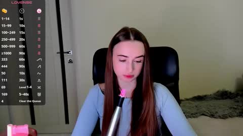 Snapshot of nikoll_s chatting on November 9, 4:22 am online show from November 9, 4:22 am