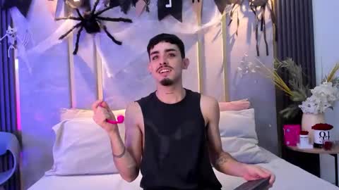 Snapshot of nikostone chatting on October 25, 1:13 am Niko Stone online show from October 25, 1:13 am