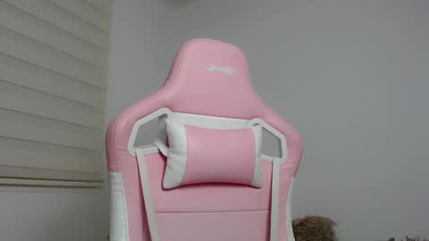 Snapshot of niky_blue chatting on March 7, 9:51 am niky_blue online show from March 7, 9:51 am